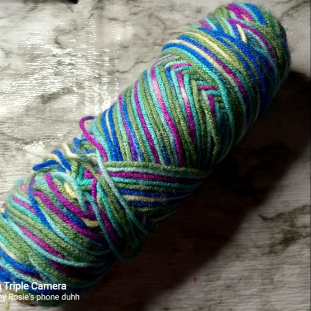 Roll of yarn